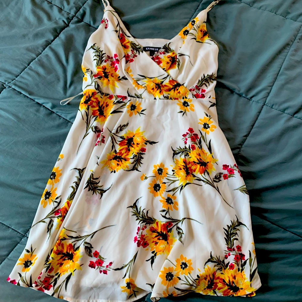Cute sunflower sundress ✨